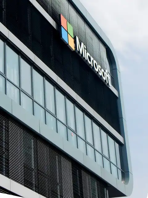 Microsoft’s AI Push: LinkedIn Chief to Oversee Office 365