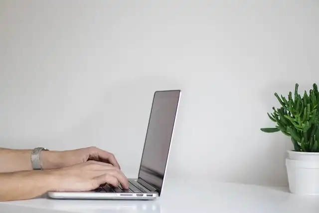 Dell Inspiron 14 Deal: Snapdragon Laptop Under $450
